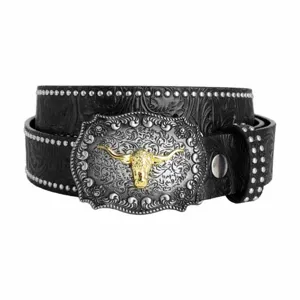 Herren Retro Punk Ledergürtel in Schwarz mit Nieten und goldener Stierkopf Schnalle.