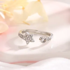 Fonkelende zilveren ster en zirkoon open ring met elegante micro-pavé kristalaccenten
