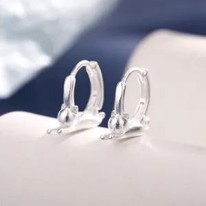 Charming cat-shaped matte silver hoop earrings featuring unique sandblasted finish