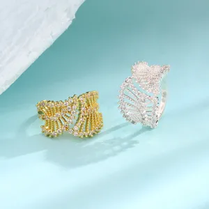 Squisiti anelli in zircone con pizzo a rete in oro e argento, stile vintage italiano