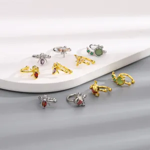 Varietà di ear cuff a forma di insetto con zirconi colorati