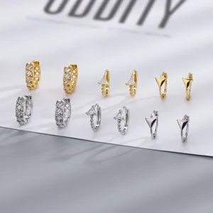 Set di orecchini a cerchio in zircone e triangolo in stile hip hop color oro e argento.