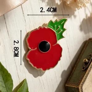 Vista detallada del broche de esmalte de amapola roja con medidas de 2,4 x 2,8 cm
