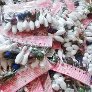 Bulk mini bowling pin en bal sleutelhangers in roze verpakking