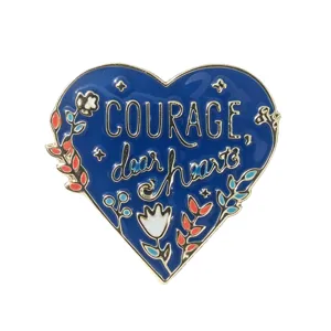 Vintage Emaille-Brosche in Herzform blau mit Courage dear heart Spruch für Kleidung