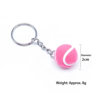 Detailweergave van de 2cm roze tennisbal sleutelhanger met afmetingen en 8g gewicht