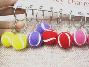 Gekleurde 2 cm mini tennisbal sleutelhangers in geel, rood, paars en roze
