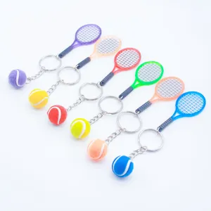 Mini tennisracket en bal sleutelhanger set in zes levendige kleuren