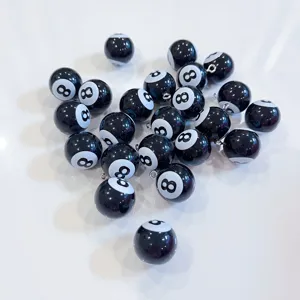 Detailansicht von mini 2cm schwarzen 8-Ball Billard Anhängern für Bastel Schlüsselanhänger