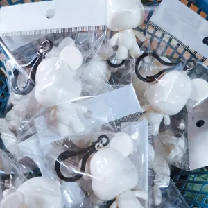 Χονδρική λευκά DIY μπρελόκ με ρευστή αρκούδα σε διαφανή ατομική συσκευασία για δώρα