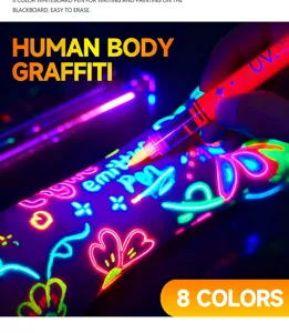 Dettaglio di una penna UV per il corpo che crea graffiti fluorescenti sulla pelle per feste