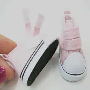 Rosa 5cm Segeltuchschuhe für BJD- und Stoffpuppen mit praktischem Klettverschluss.