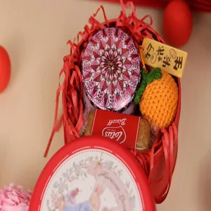 Wedding gift box round tin cute rabbit design red gift packaging set for celebration