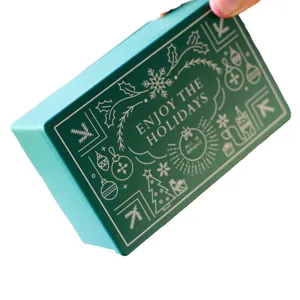 Boîte en fer-blanc rectangulaire de Noël pour biscuits, bonbons et cadeaux de fête.