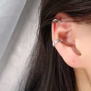 Pendiente de Clip de Estrella de Corazón Hueco para Mujer Cobre Chapado en Platino Sin Perforación Estilo INS Unisex Pendientes de Clip Versión Ancha