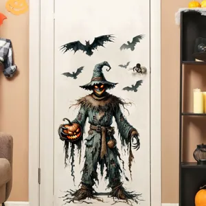 Detailansicht von gruseligen Vogelscheuchen- und Fledermaus-Wandaufklebern für Halloween.