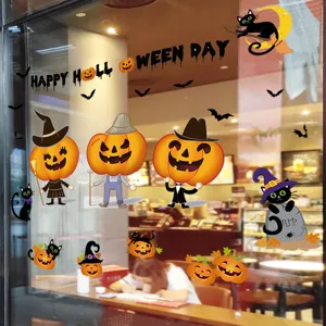 Στατικά αυτοκόλλητα παραθύρου με κολοκύθα Halloween σε μια γυάλινη βιτρίνα καταστήματος