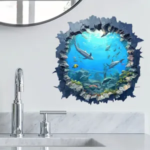 Detailansicht eines 3D-Haifisch-Unterwasserwelt-Wandaufklebers an einer weißen Badezimmerwand.