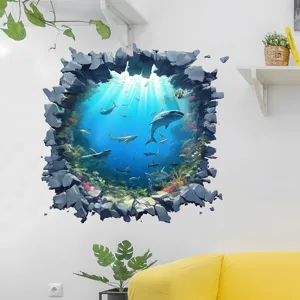 Lebhafter 3D-Unterwasser-Hai-Wandaufkleber auf einer weißen Wand im Wohnzimmer