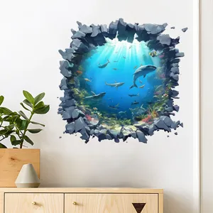 Detailansicht von 3D-Hai-Unterwasserwelt-Wandtattoo auf einer weißen Wand