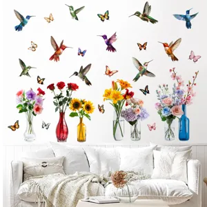 Adesivi murali realistici con colibrì e vasi di fiori colorati in un salotto bianco