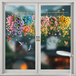 Detalle de pegatinas estáticas de ventana con cestas de flores, pájaros y mariposas.