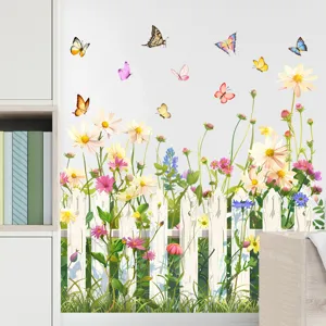 Muurstickers tuinhek met kleurrijke vlinders en bloemen voor huisdecoratie