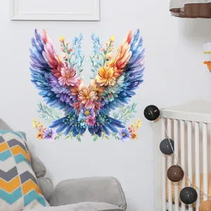 Adesivo murale con ali di fiori vivaci mostrato come decorazione in una stanza