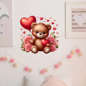 Schattige muursticker van teddybeer met hartballon en rozen in een gezellige slaapkameromgeving