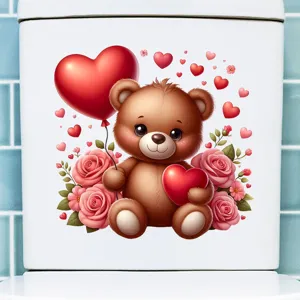 Detailweergave van schattige Valentijnsdag beertje sticker met harten op toiletkast.