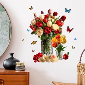 Detailweergave van muurstickers met pioenrozen tulpen vaas en kleurrijke vlinders
