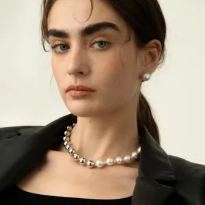 Light Luxury Niche Spliced Artificial Pearl Copper Necklace Bracelet Set Magnetic Clasp Silver Metal Bead Clavicle Chain For Women