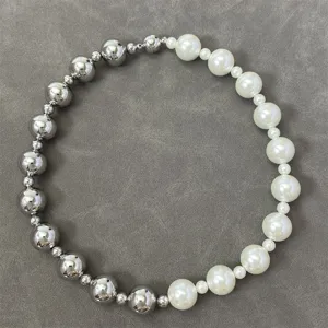 Elegant pearl and silver metallic bead splicing necklace featuring a magnetic clasp