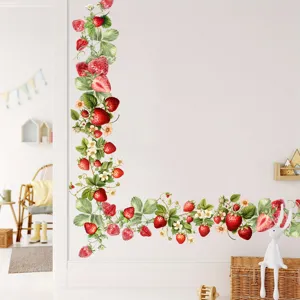 Gedetailleerd overzicht van de L-vormige aardbeienrank muursticker in een kinderkamer