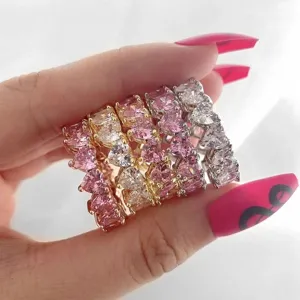 Hiphop Hartvormige Koperen Vergulde Eternity Ring Voor Dames Met Zirconia Mode Sieraden Vingerring Accessoire