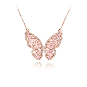 Halskette aus Roségold mit Schmetterlingsflügeln und funkelnden rosa Zirkon-Kristallen