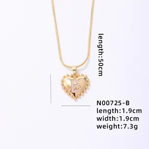 Gold heart letter pendant necklace, minimalist vintage style clavicle chain for women.
