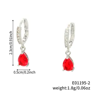 Eleganti orecchini a cerchio con zircone a goccia rosso e finitura argento per regalo donna