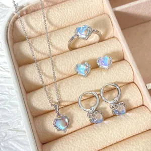 Herz-Mondstein-Schmuckset mit Halskette, Ring und Ohrringen in Schatulle