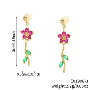 Detailansicht mit Maßen und Gewicht der rosa Zirkon-Blumen-Ohrhänger.