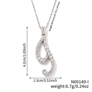 Dettaglio della collana con pendente lettera I in argento, zirconi e misure indicate
