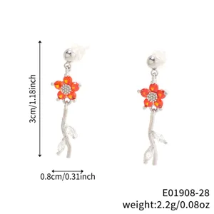 Detailansicht der orangefarbenen Zirkon-Blumenohrringe mit 3 cm Länge und Gewichtsangaben