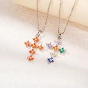 Collier Pendentif Croix Trèfle de la Chance Pour Femme Zirconia Multicolore Incrusté Cuivre Électroplaqué Design de Niche Cadeau Bijoux
