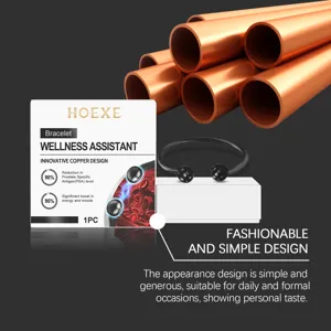 Detail des HOEXE schwarzen offenen Armbands mit Wellness-Funktionen und elegantem Design