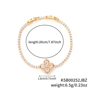 Gold-plated copper clover bracelet with clear cubic zirconia stones and 20cm length
