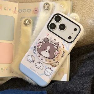 Detailansicht der iPhone-Hülle mit niedlichem Welpen-Motiv und passendem Handy-Halter