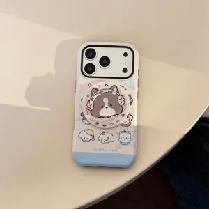 Nahaufnahme von Cartoon Welpen Club Handyhülle mit passendem Hunde-Grip-Stand für iPhone
