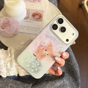 Detail van glitter iPhone-hoesje met hertenontwerp en ingebouwde standaard
