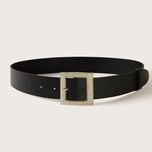 Mujer cinturón de cuero negro ancho con hebilla cuadrada de pedrería brillante elegante cintura