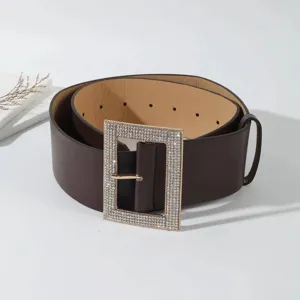 Ancho cinturón marrón con hebilla cuadrada de diamantes de imitación para abrigos de mujer